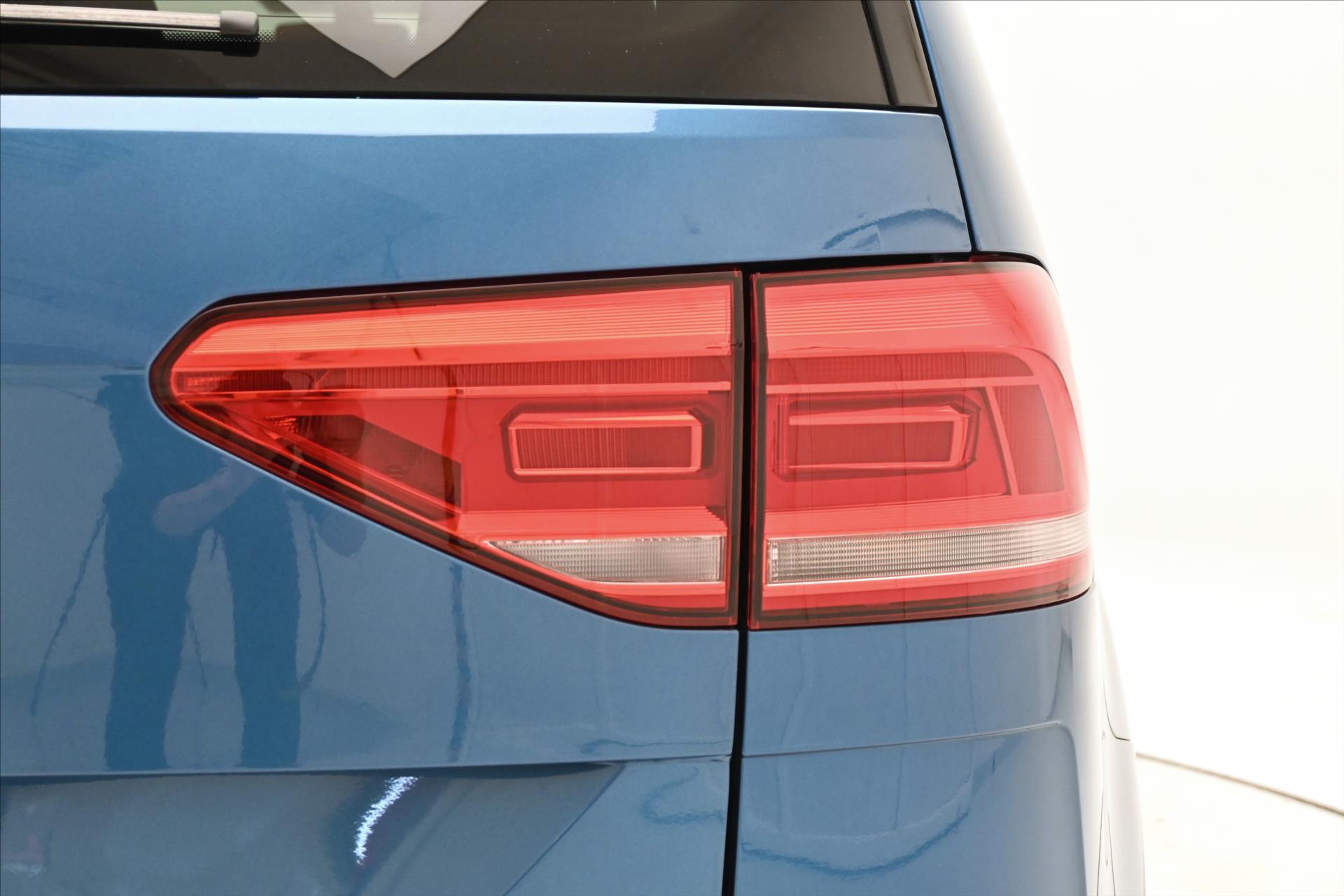 Hlavní fotografie vozu Volkswagen Touran 2,0 TDI 110 kW Highline Záruka až 5 let (30)