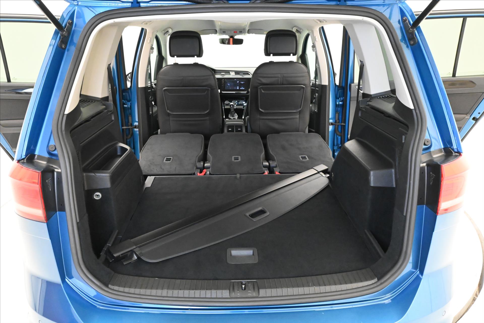 Main photo of the car Volkswagen Touran 2.0 TDI 110 kW Highline Warranty up to 5 years (12)