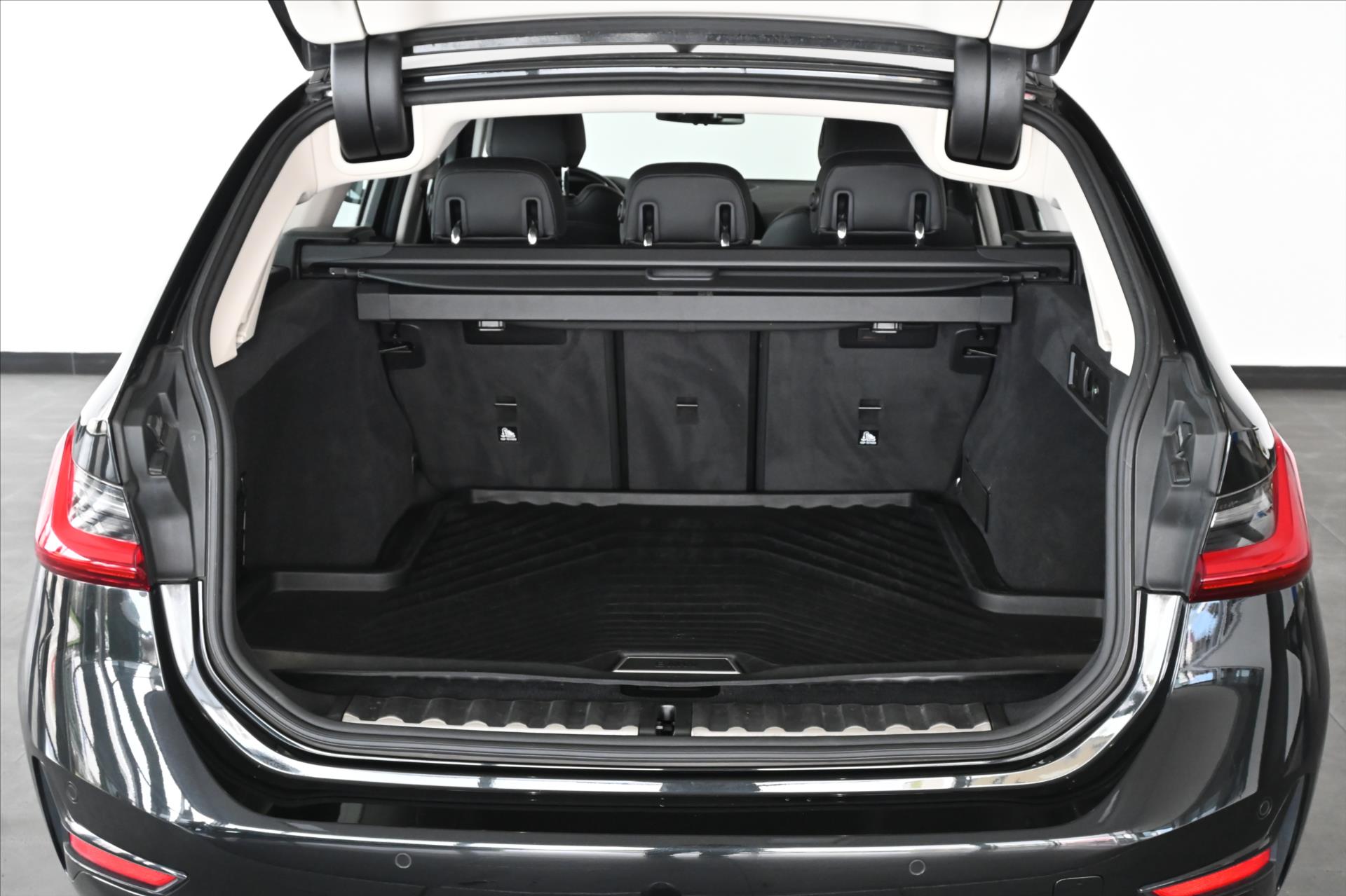 Hlavní fotografie vozu BMW Řada 3 2,0 320d 140 kW AT8 Záruka až 5 let (7)