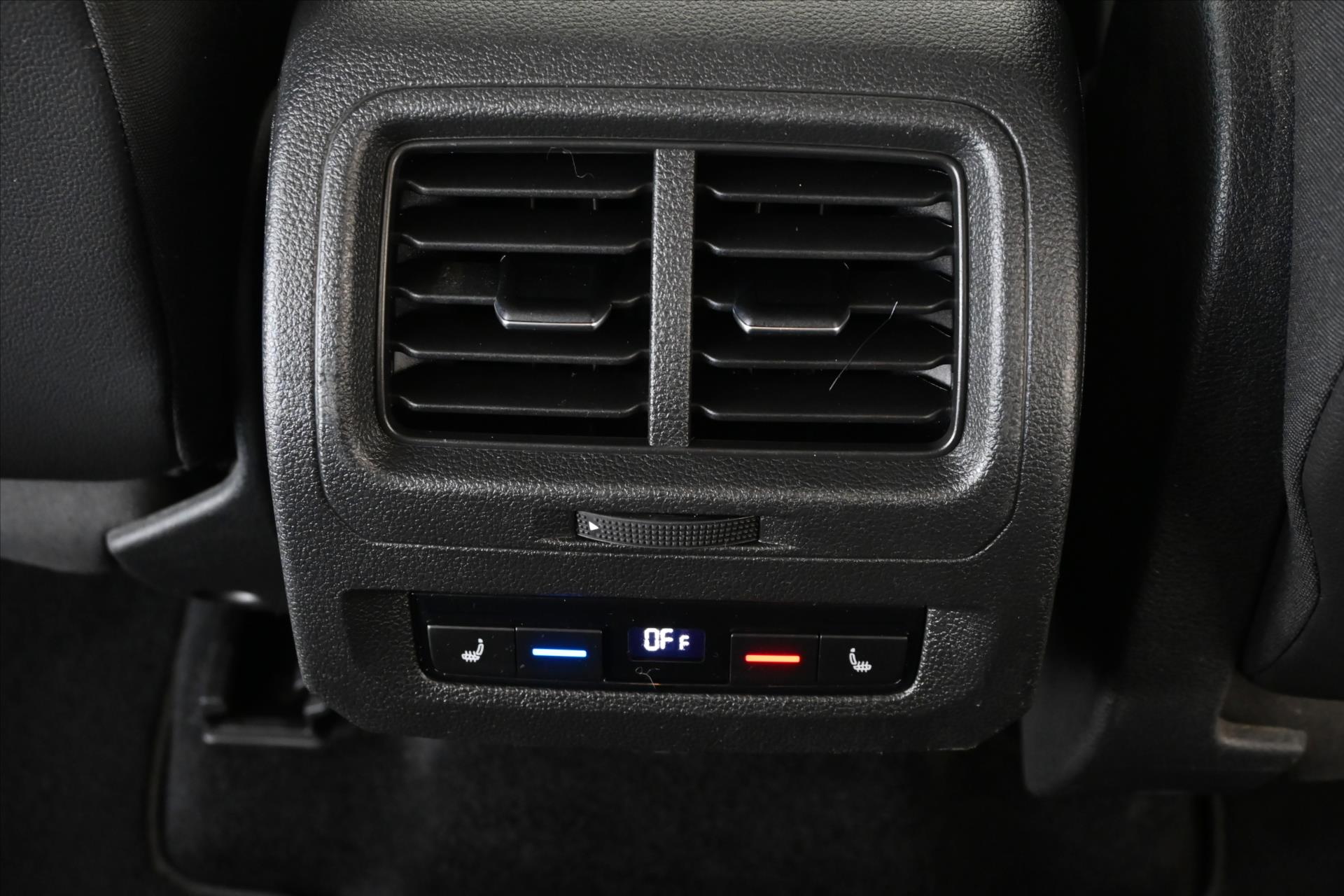 Hlavní fotografie vozu Volkswagen Touran 2,0 TDI 110 kW Comfortline Záruka až 5 let (23)