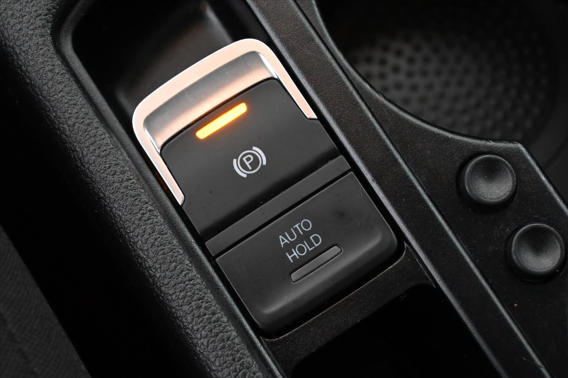 Hlavní fotografie vozu Volkswagen Touran 2,0 TDI 110 kW Comfortline Záruka až 5 let (25)