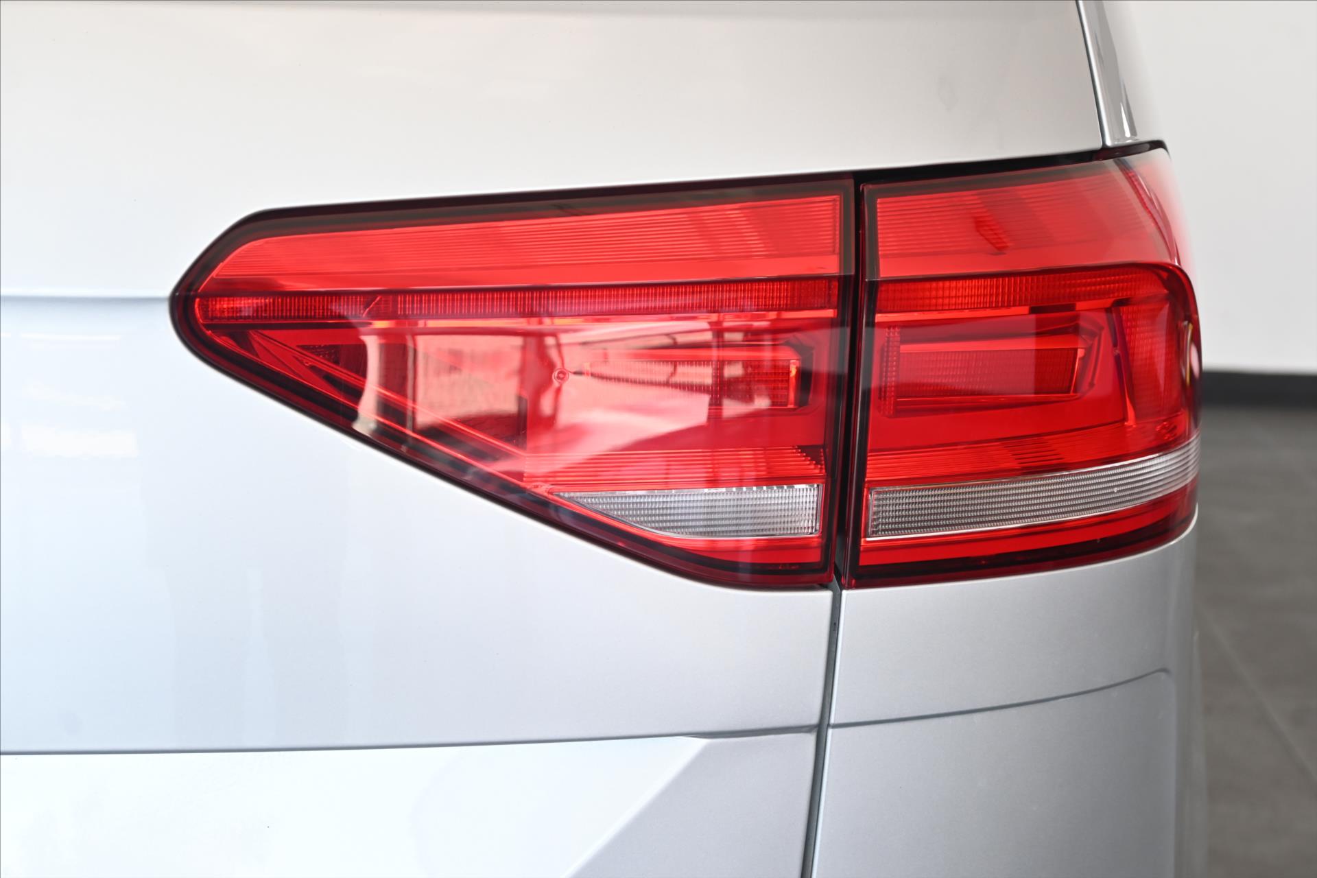 Hlavní fotografie vozu Volkswagen Touran 2,0 TDI 110 kW Comfortline Záruka až 5 let (32)