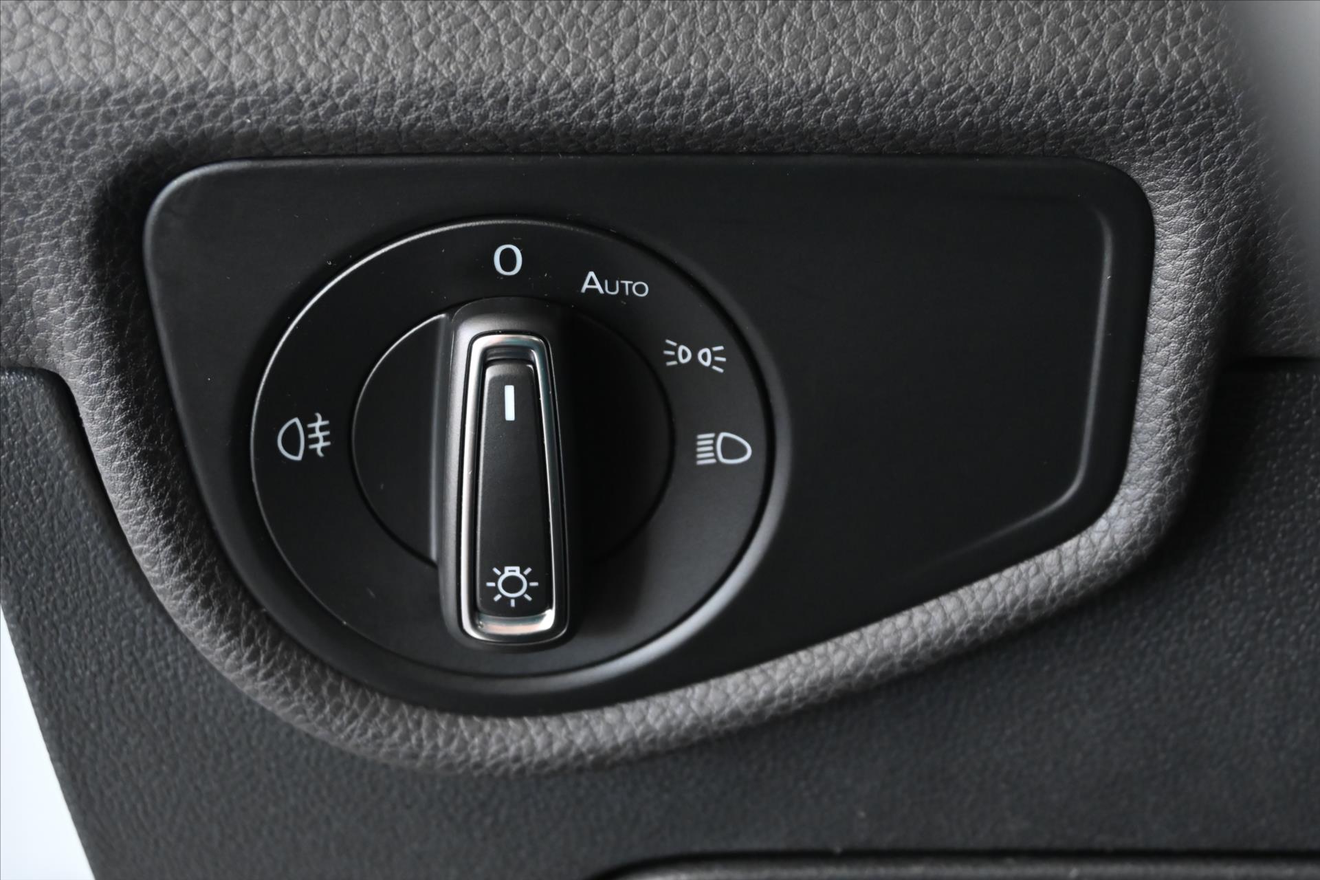 Hlavní fotografie vozu Volkswagen Touran 2,0 TDI 110 kW COMFORTLINE Záruka až 5 let (27)