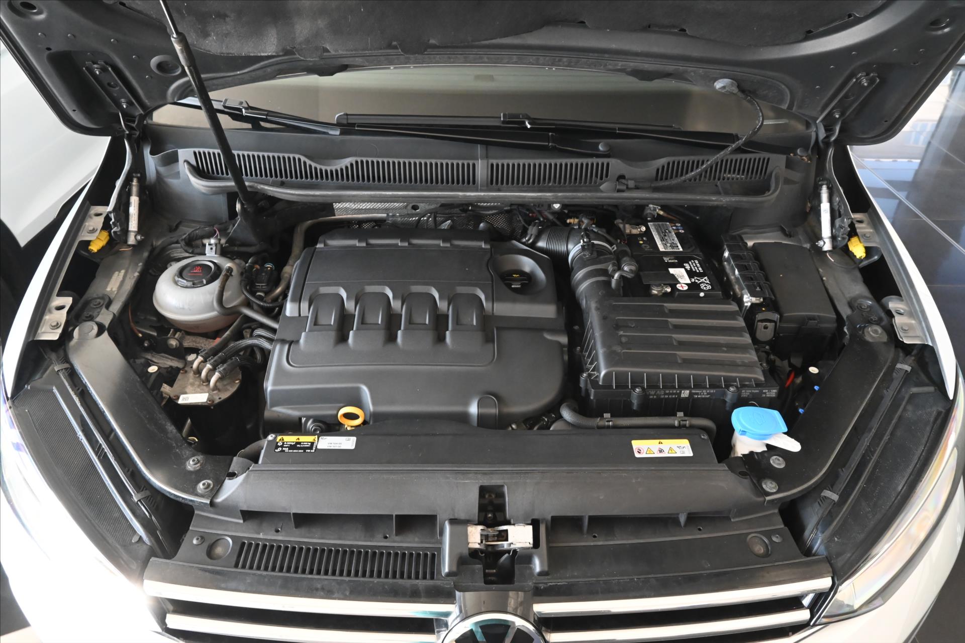 Hlavní fotografie vozu Volkswagen Touran 2,0 TDI 110 kW COMFORTLINE Záruka až 5 let (5)