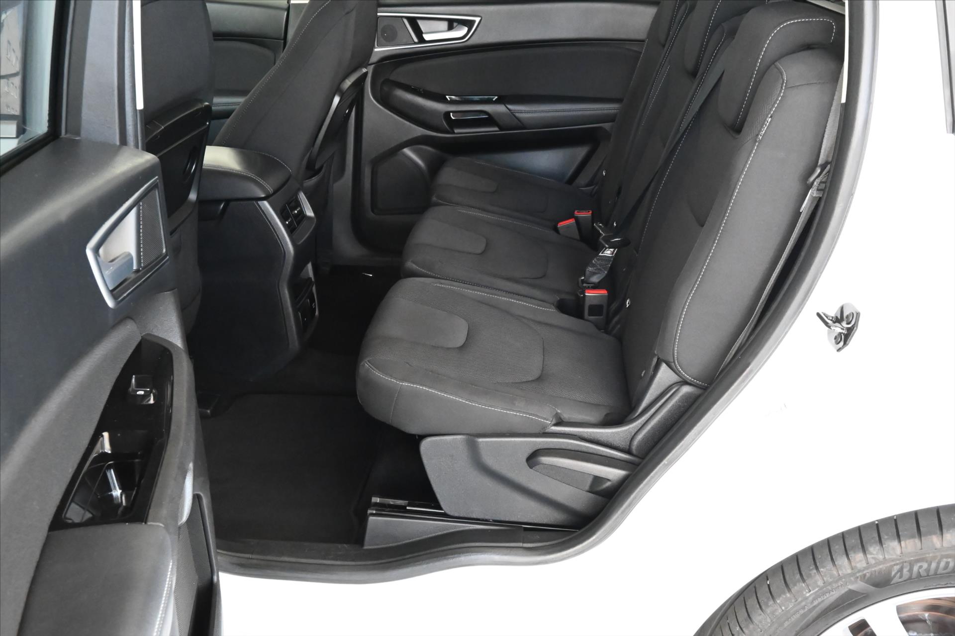 Hlavní fotografie vozu Ford S-MAX 2,0 TDCi 140 kW Titanium AT8 Záruka až 5 let (11)