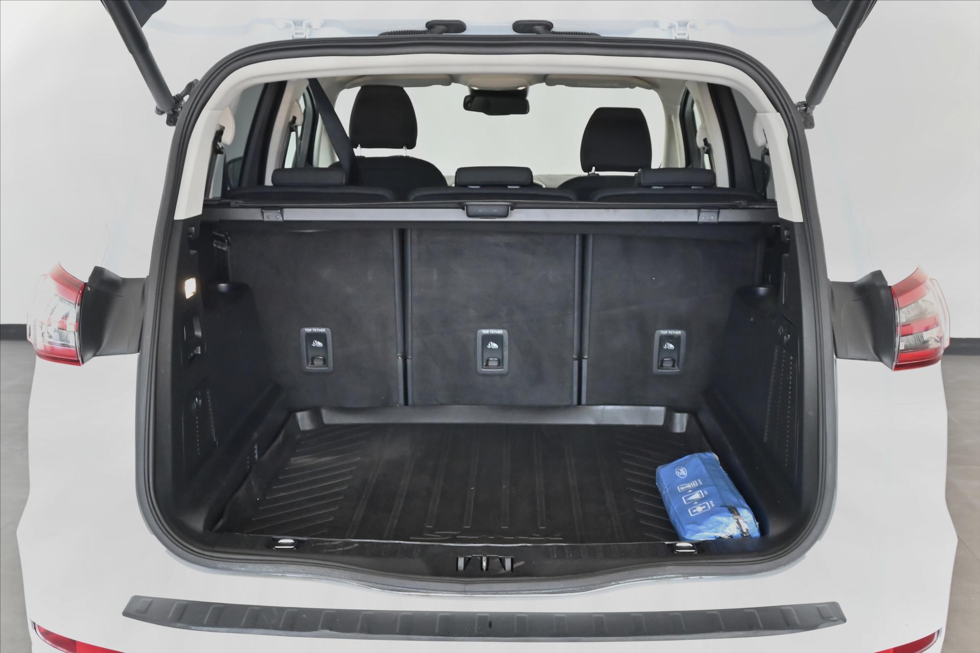 Hlavní fotografie vozu Ford S-MAX 2,0 TDCi 140 kW Titanium AT8 Záruka až 5 let (7)