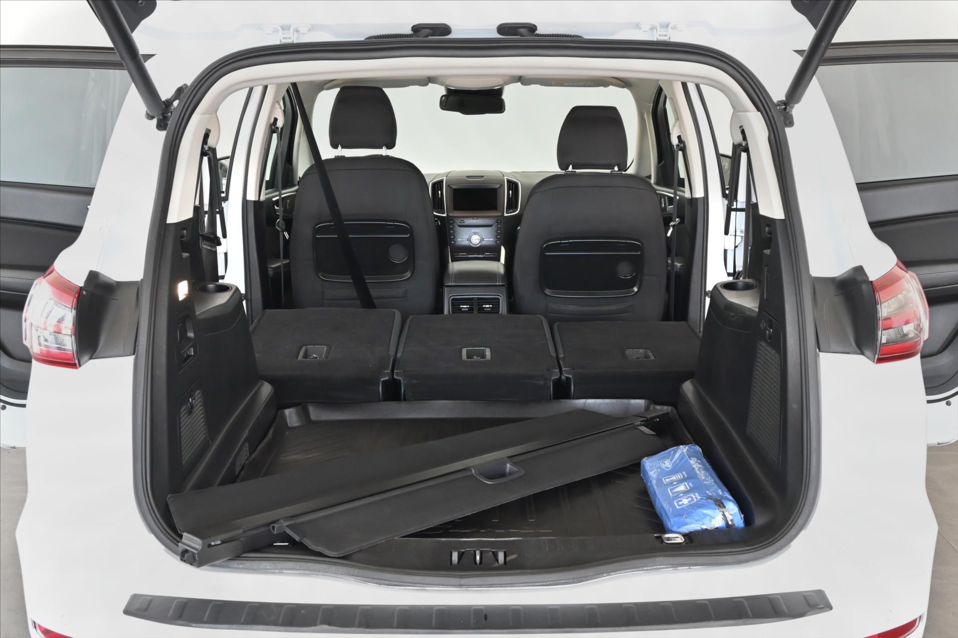 Hlavní fotografie vozu Ford S-MAX 2,0 TDCi 140 kW Titanium AT8 Záruka až 5 let (8)