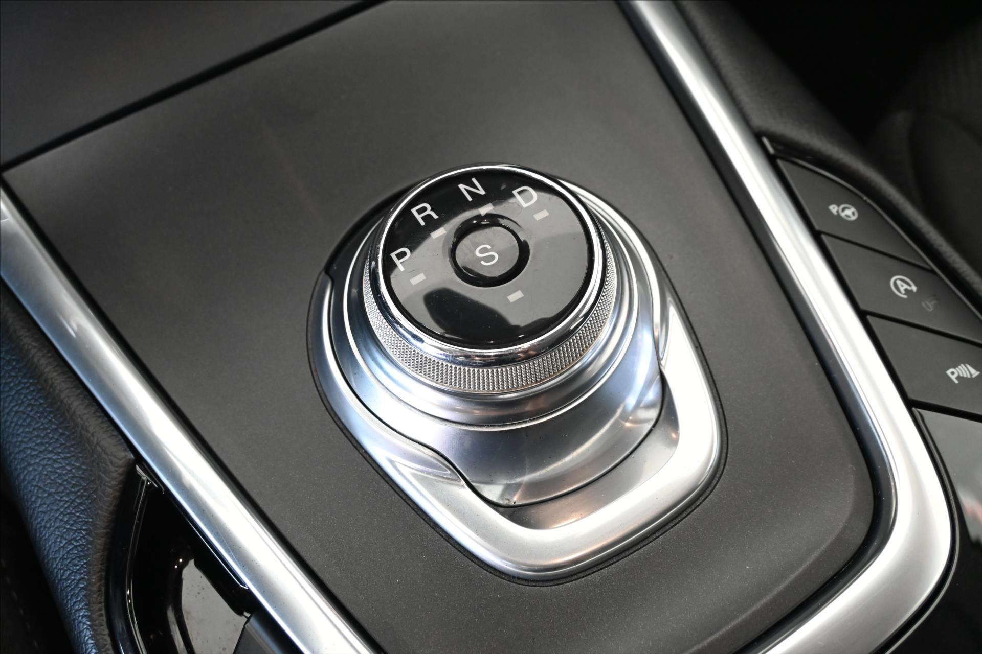 Hlavní fotografie vozu Ford S-MAX 2,0 TDCI 140kW Titanium AT8 Záruka až 5 let (22)