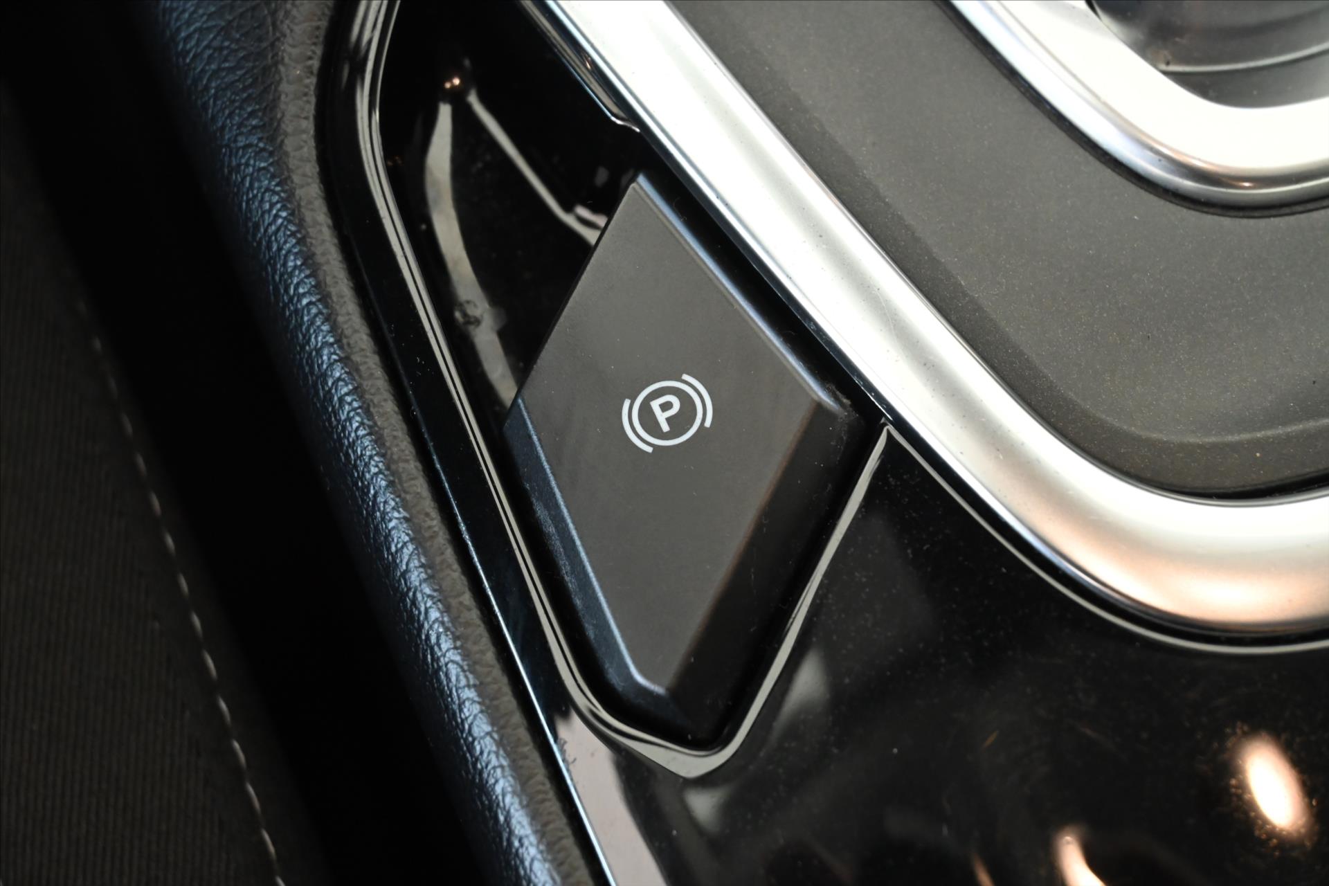 Hlavní fotografie vozu Ford S-MAX 2,0 TDCI 140kW Titanium AT8 Záruka až 5 let (23)