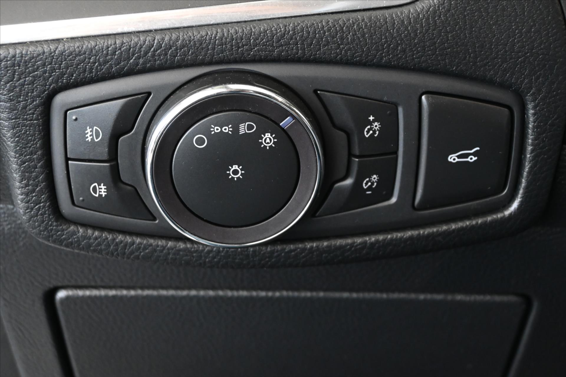 Hlavní fotografie vozu Ford S-MAX 2,0 TDCI 140kW Titanium AT8 Záruka až 5 let (26)