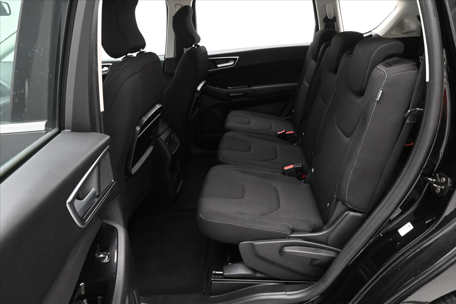 Hlavní fotografie vozu Ford S-MAX 2,0 EcoBlue 140 kW AT8 7/Míst Titanium Záruka až 5 let (15)