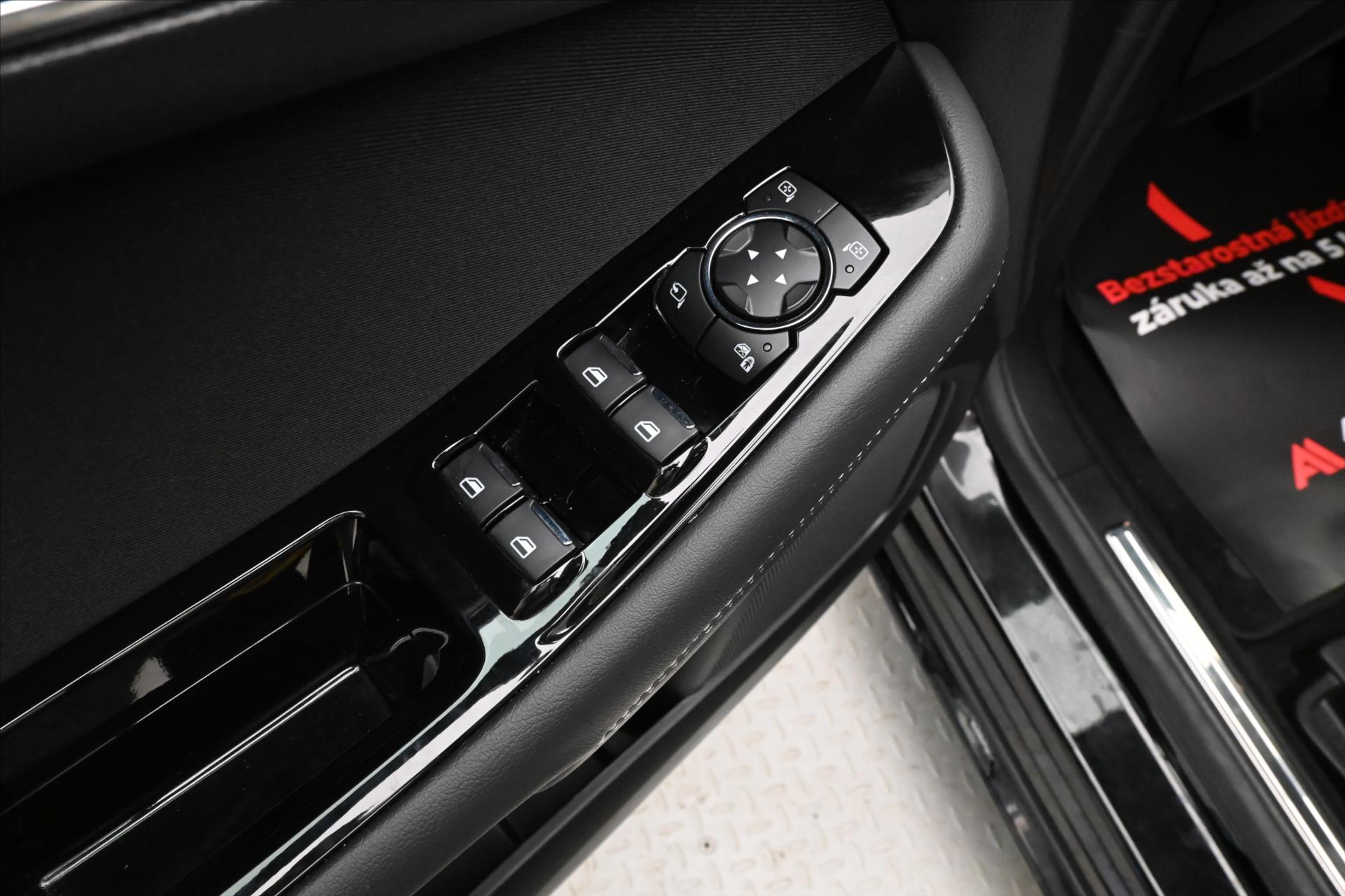 Hlavní fotografie vozu Ford S-MAX 2,0 EcoBlue 140 kW AT8 7/Míst Titanium Záruka až 5 let (25)