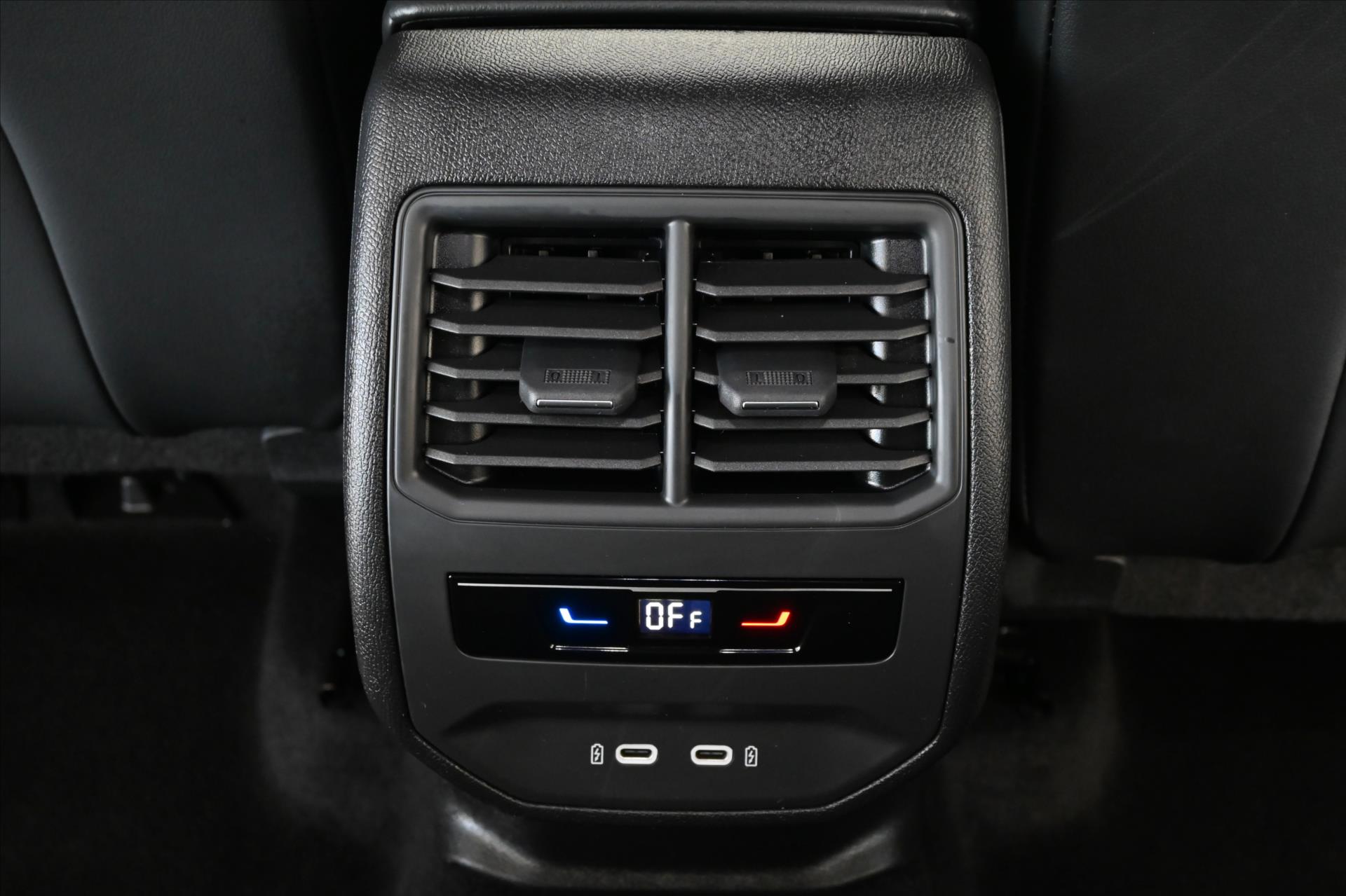 Hlavní fotografie vozu Seat Leon 2,0 FR TDI 110 kW DSG Záruka až 5 let (25)