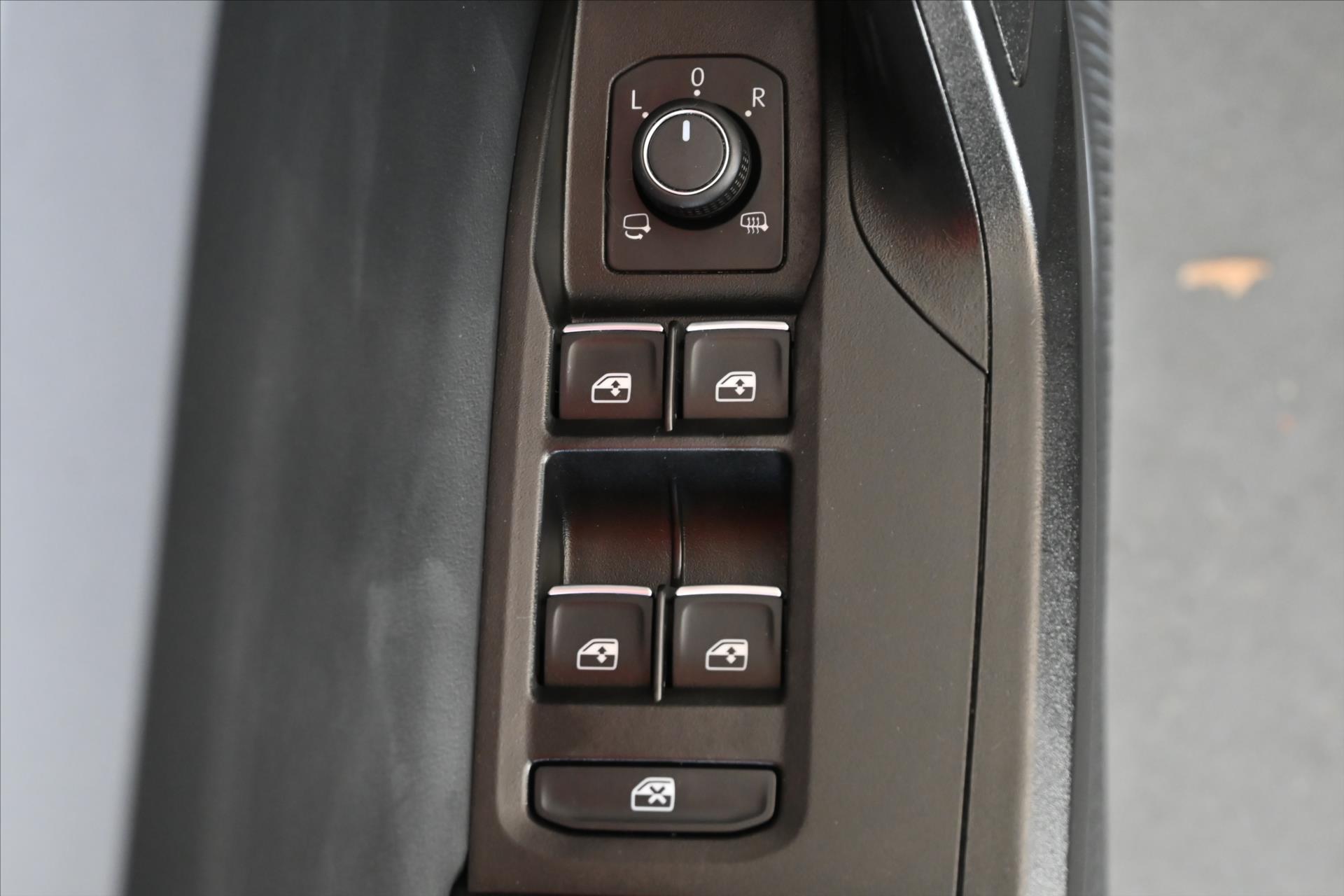 Hlavní fotografie vozu Seat Leon 2,0 FR TDI 110 kW DSG Záruka až 5 let (29)