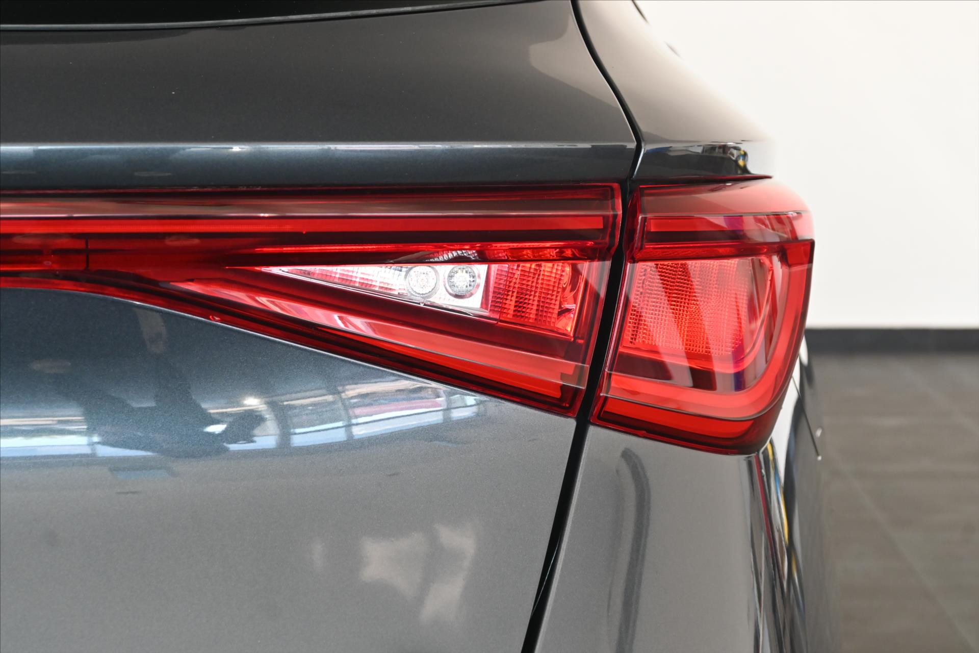 Hlavní fotografie vozu Seat Leon 2,0 FR TDI 110 kW DSG Záruka až 5 let (35)