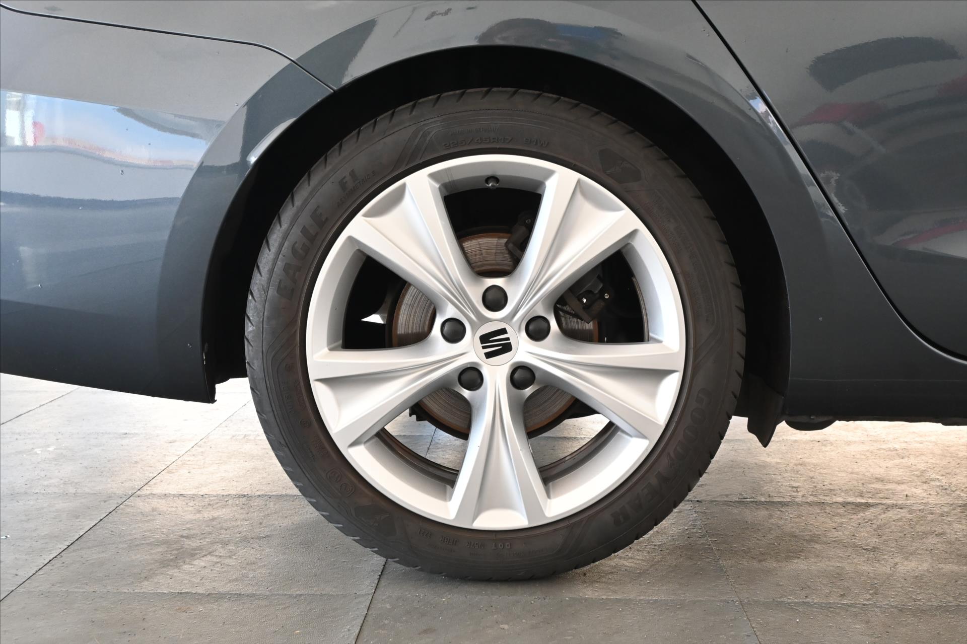 Hlavní fotografie vozu Seat Leon 2,0 FR TDI 110 kW DSG Záruka až 5 let (36)