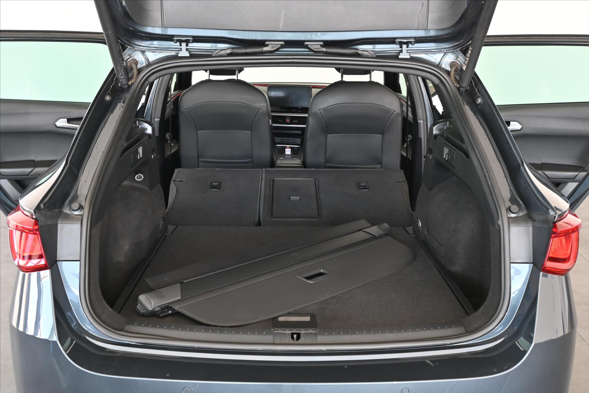 Hlavní fotografie vozu Seat Leon 2,0 FR TDI 110 kW DSG Záruka až 5 let (8)