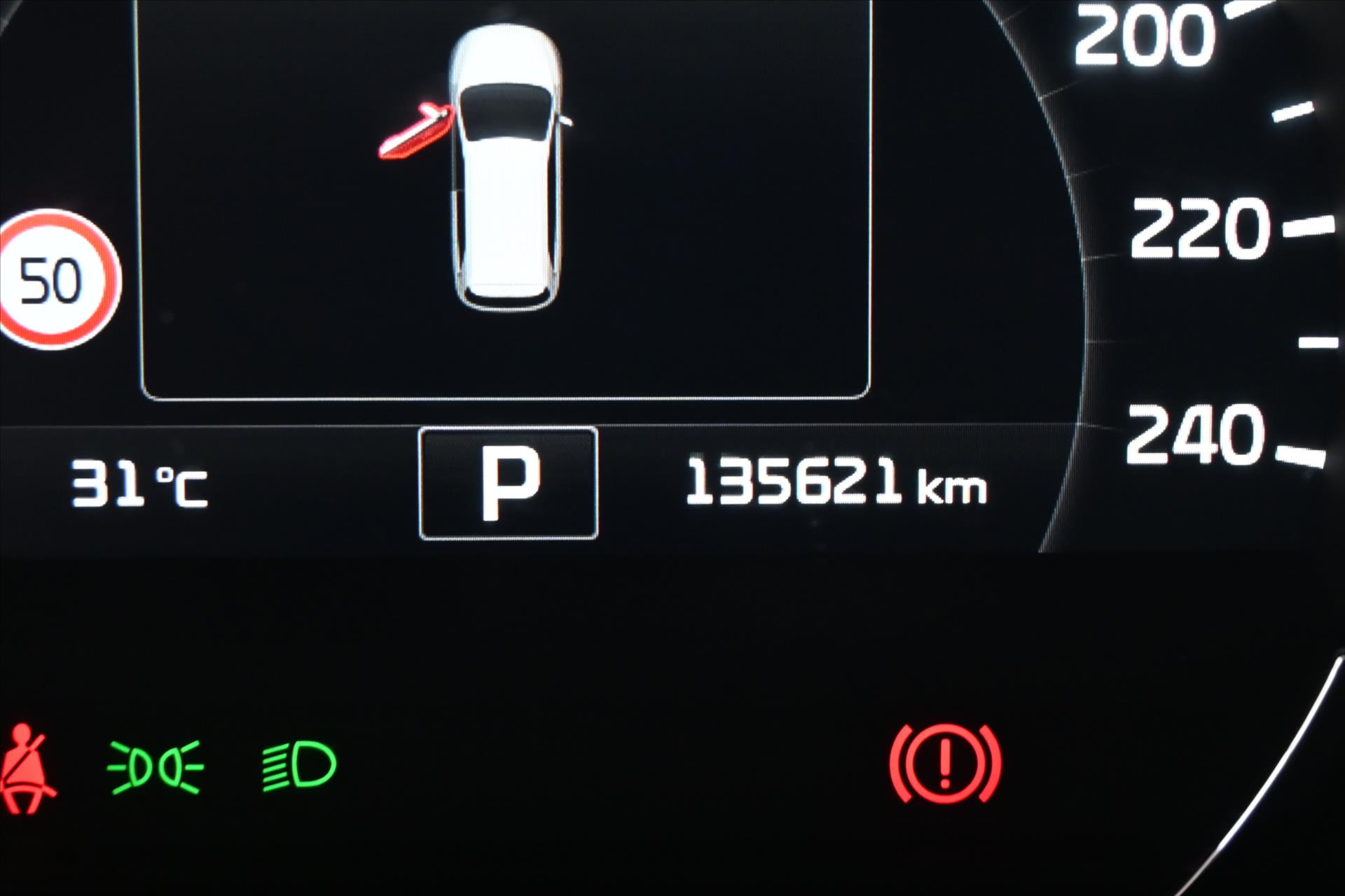 Hlavní fotografie vozu Kia Sorento 2,2 CRDi 147 kW 4x4 AT6 Premium Záruka až 5 let (15)