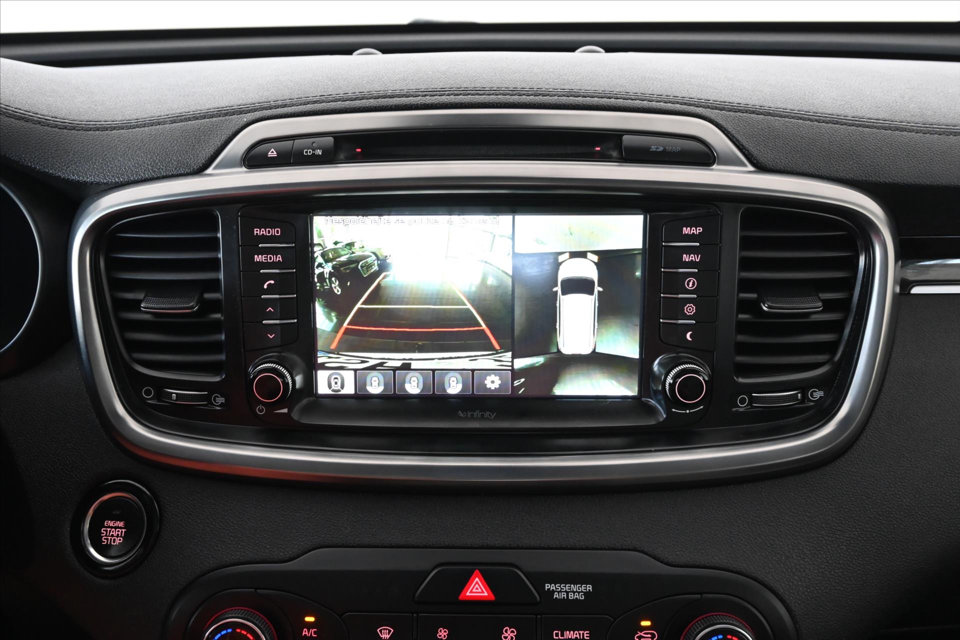 Hlavní fotografie vozu Kia Sorento 2,2 CRDi 147 kW 4x4 AT6 Premium Záruka až 5 let (23)