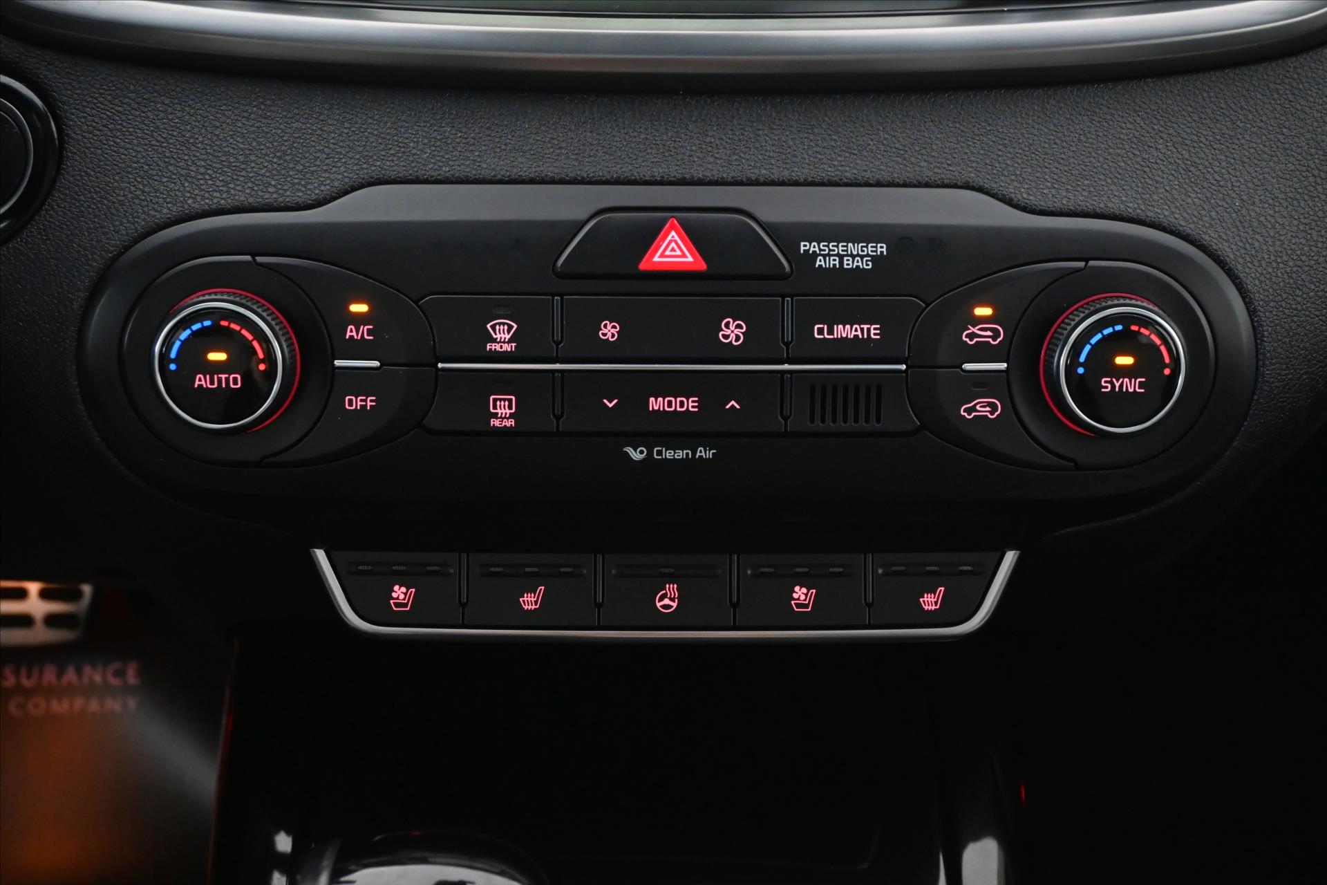 Hlavní fotografie vozu Kia Sorento 2,2 CRDi 147 kW 4x4 AT6 Premium Záruka až 5 let (24)