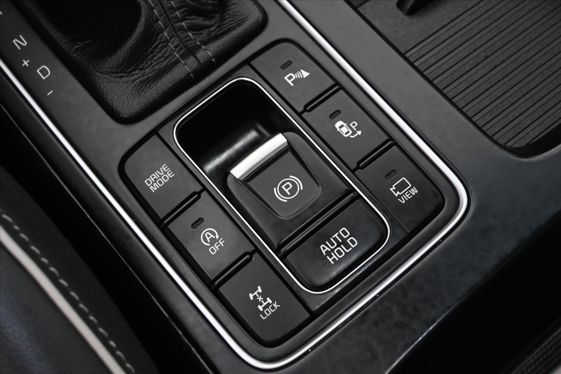 Hlavní fotografie vozu Kia Sorento 2,2 CRDi 147 kW 4x4 AT6 Premium Záruka až 5 let (26)