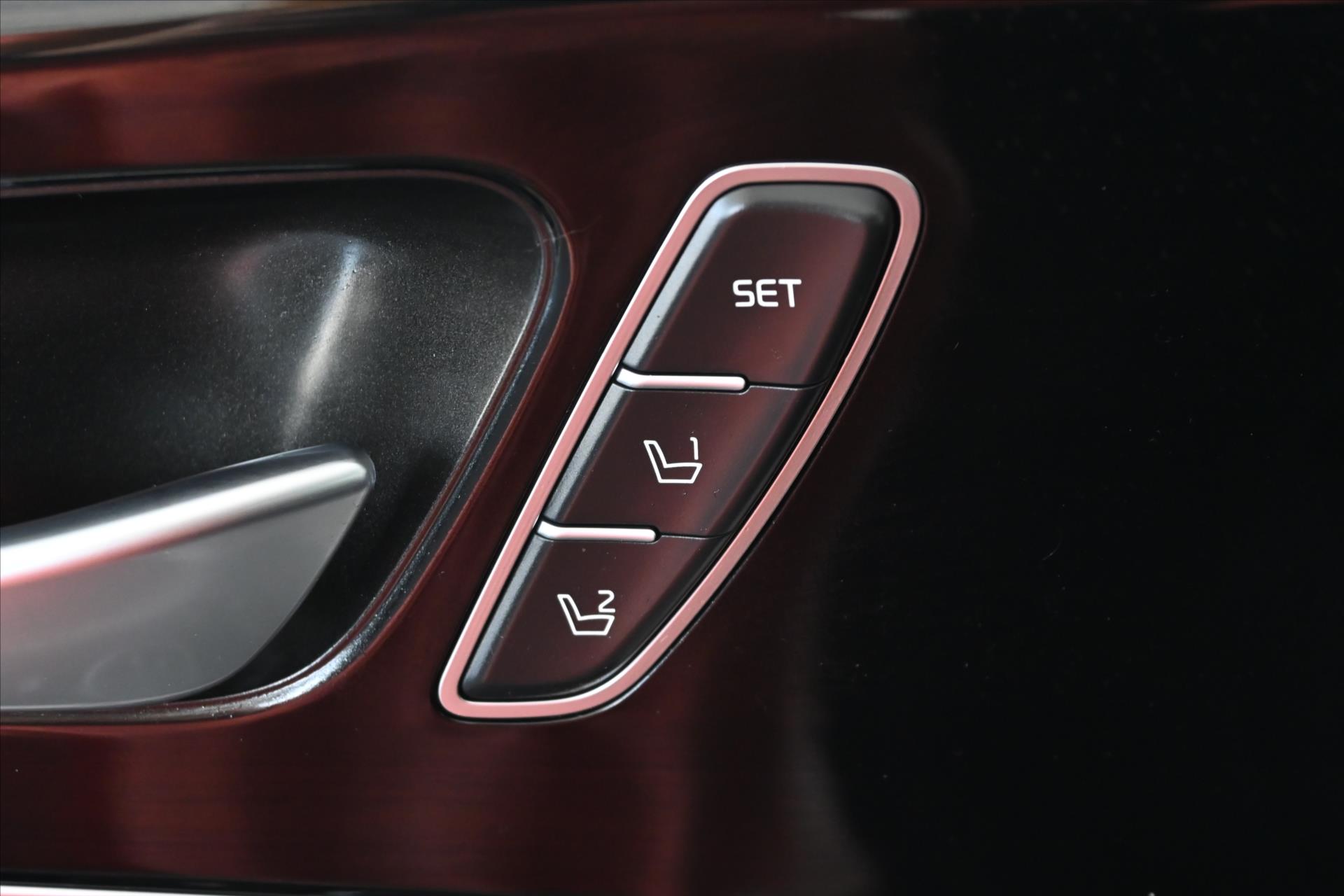 Hlavní fotografie vozu Kia Sorento 2,2 CRDi 147 kW 4x4 AT6 Premium Záruka až 5 let (28)