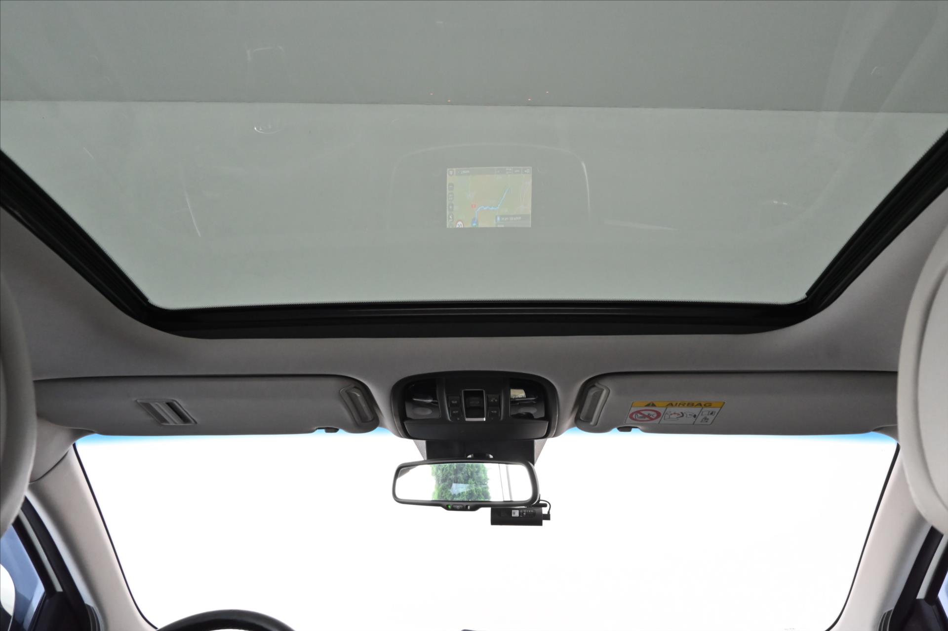 Hlavní fotografie vozu Kia Sorento 2,2 CRDi 147 kW 4x4 AT6 Premium Záruka až 5 let (33)