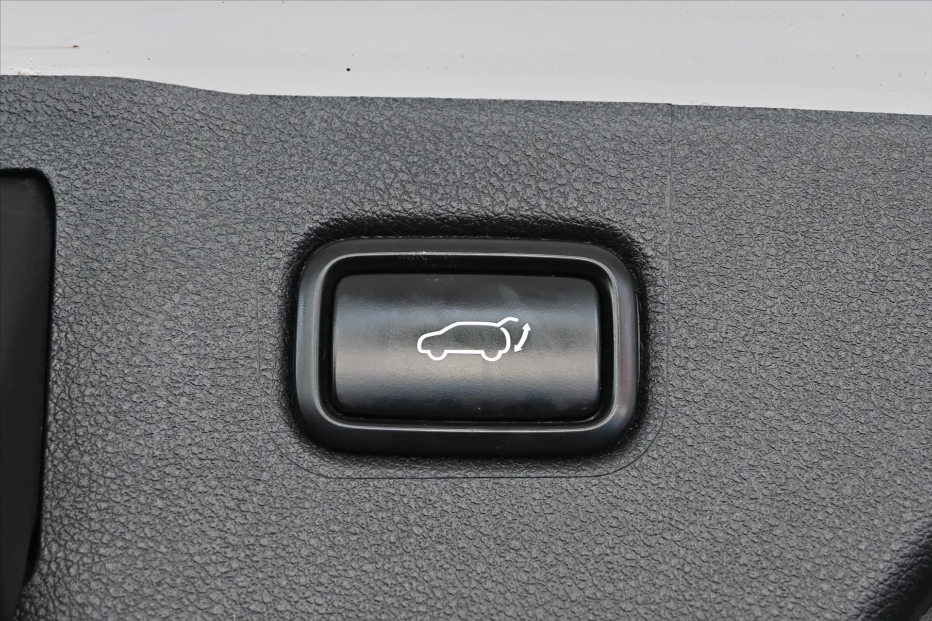 Hlavní fotografie vozu Kia Sorento 2,2 CRDi 147 kW 4x4 AT6 Premium Záruka až 5 let (34)