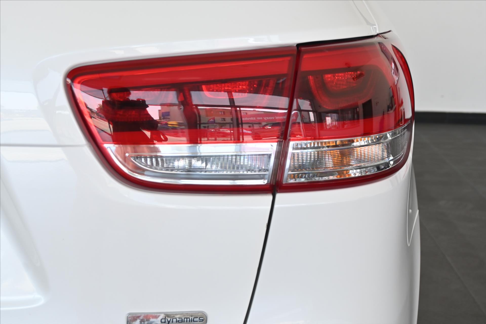 Hlavní fotografie vozu Kia Sorento 2,2 CRDi 147 kW 4x4 AT6 Premium Záruka až 5 let (37)