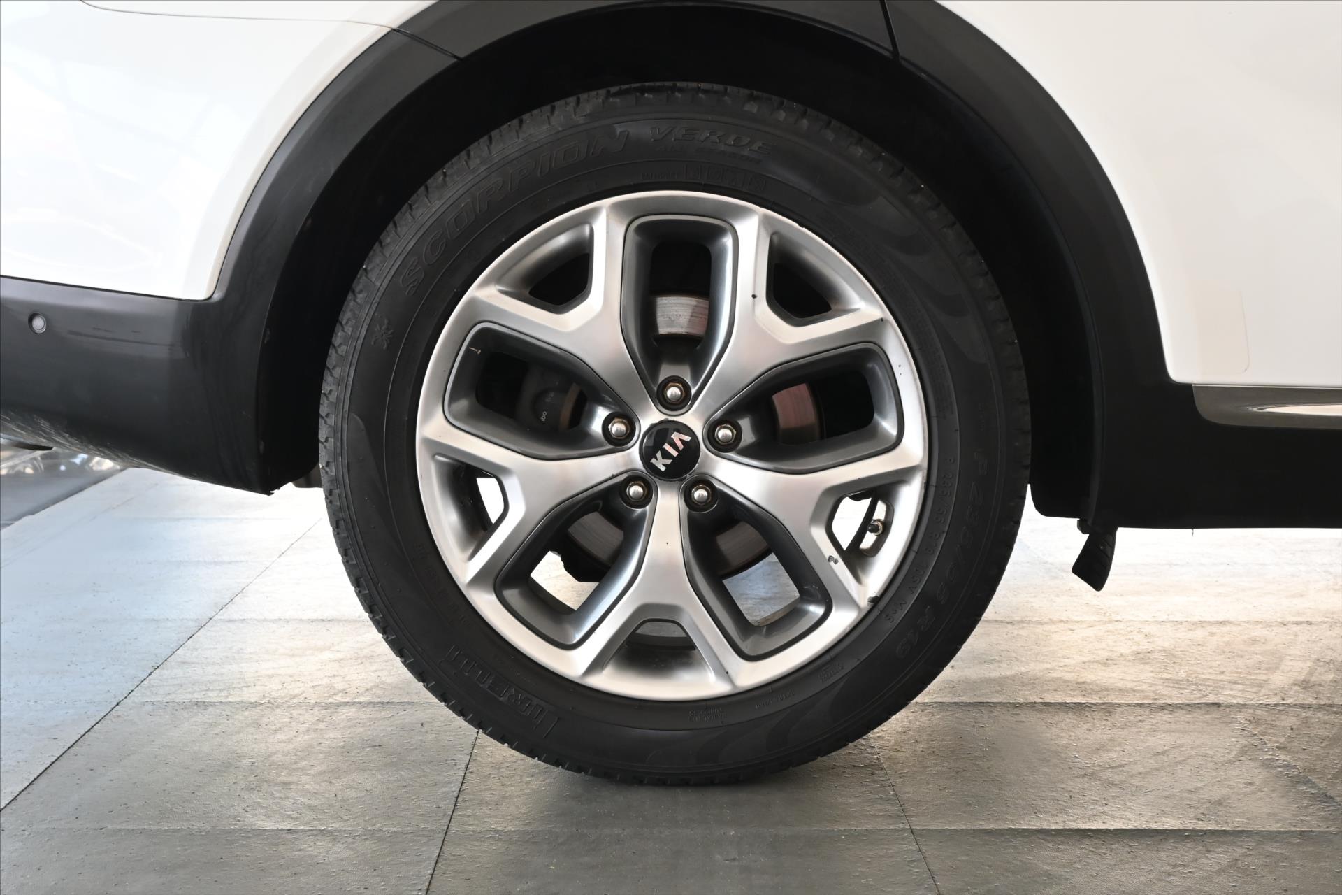 Hlavní fotografie vozu Kia Sorento 2,2 CRDi 147 kW 4x4 AT6 Premium Záruka až 5 let (38)