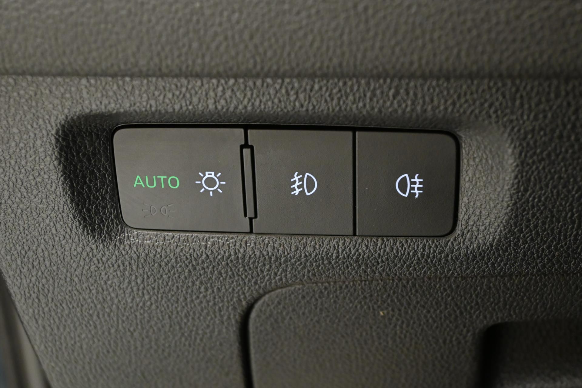 Hlavní fotografie vozu Škoda Octavia 2,0 TDI 110 kW DSG Business Záruka až 5 let (25)