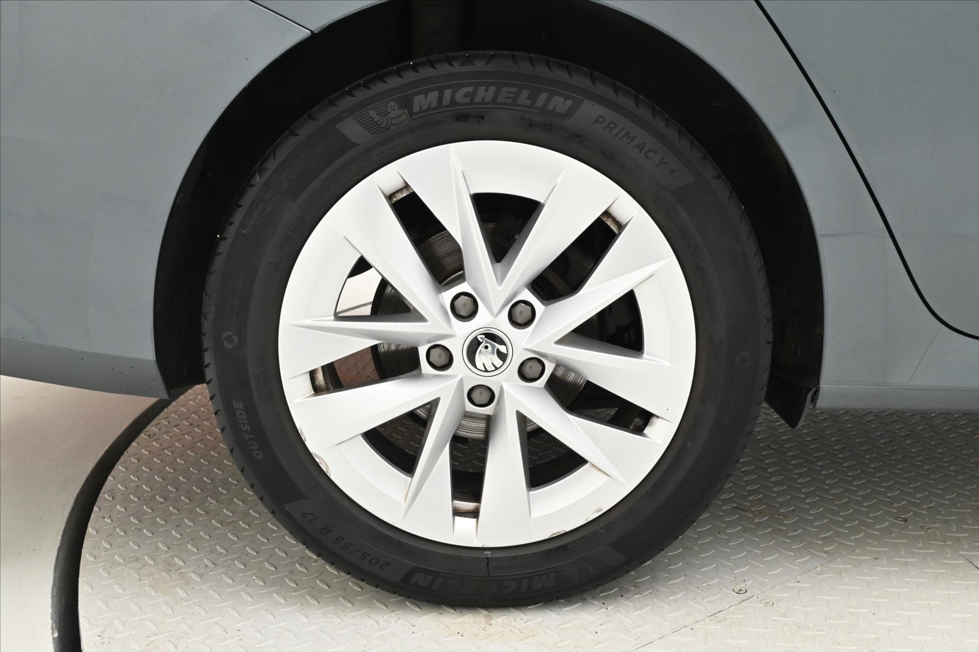 Hlavní fotografie vozu Škoda Octavia 2,0 TDI 110 kW DSG Business Záruka až 5 let (30)