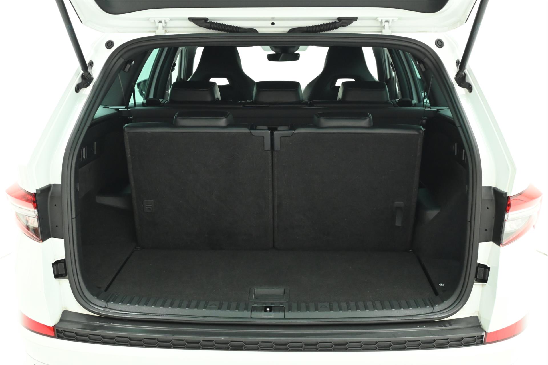 Hlavní fotografie vozu Škoda Kodiaq 1,5 TSi 110kW DSG 7míst SportLine Záruka až 5 let (10)