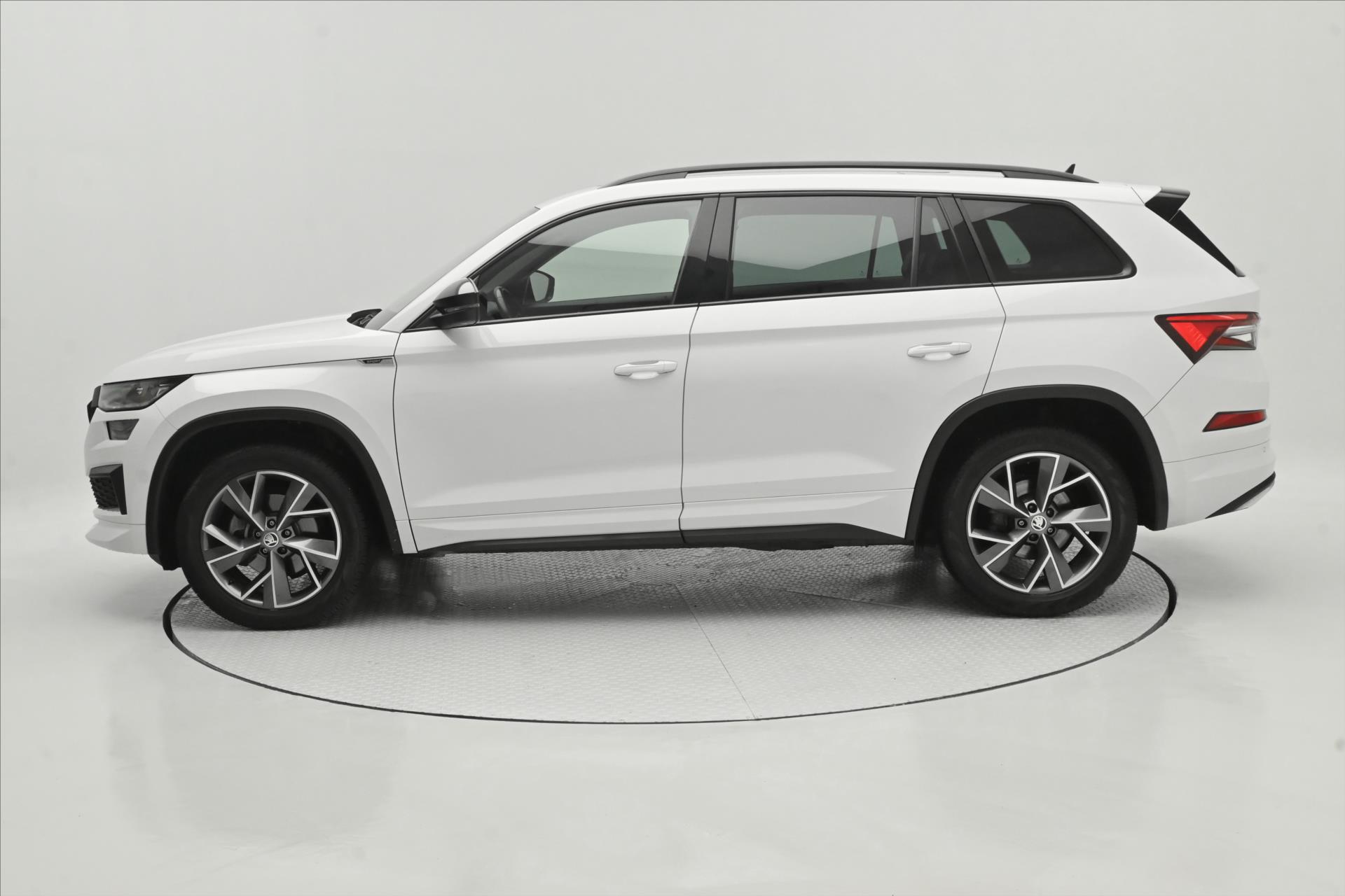 Hlavní fotografie vozu Škoda Kodiaq 1,5 TSi 110kW DSG 7míst SportLine Záruka až 5 let (8)