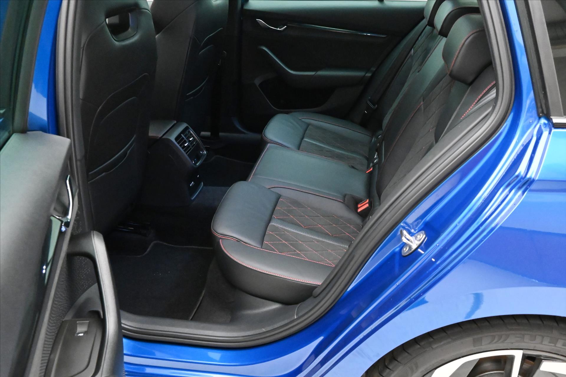 Main photo of the car Skoda Octavia 2.0 RS TDI 147 kW Panorama Warranty up to 5 years (15)