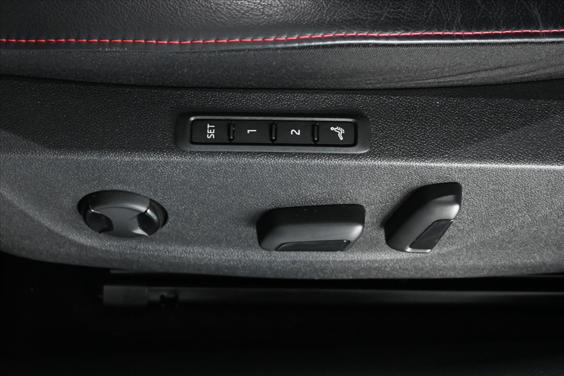 Main photo of the car Skoda Octavia 2.0 RS TDI 147 kW Panorama Warranty up to 5 years (31)