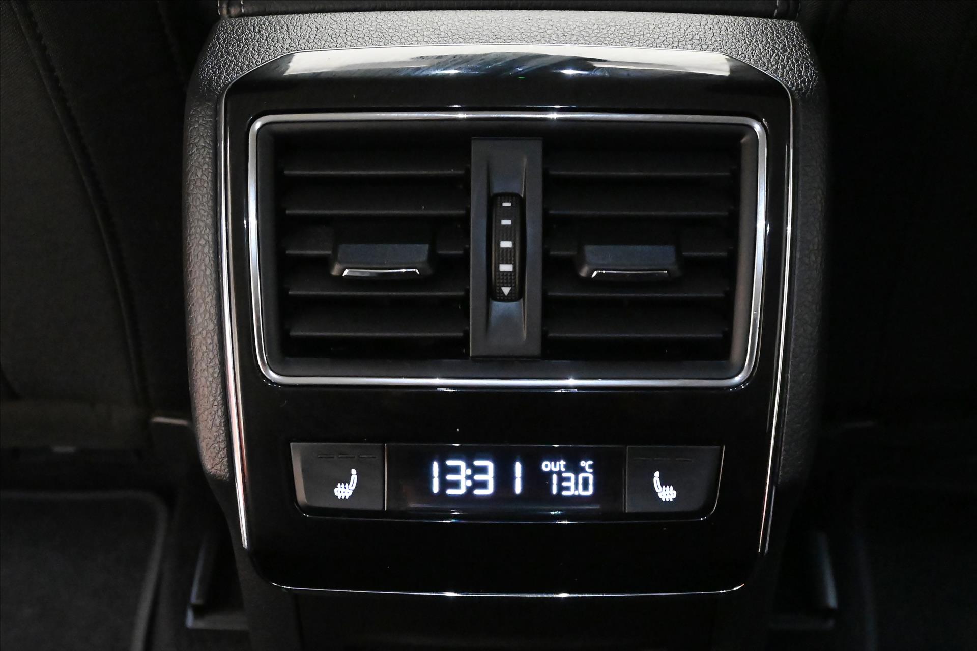 Main photo of the car Skoda Superb 1.5 TSI 110 kW DSG Business Warranty up to 5 years (25)