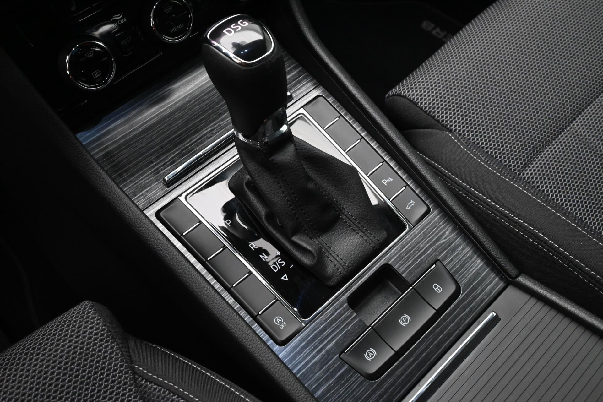 Main photo of the car Skoda Superb 1.5 TSI 110 kW DSG Business Warranty up to 5 years (26)