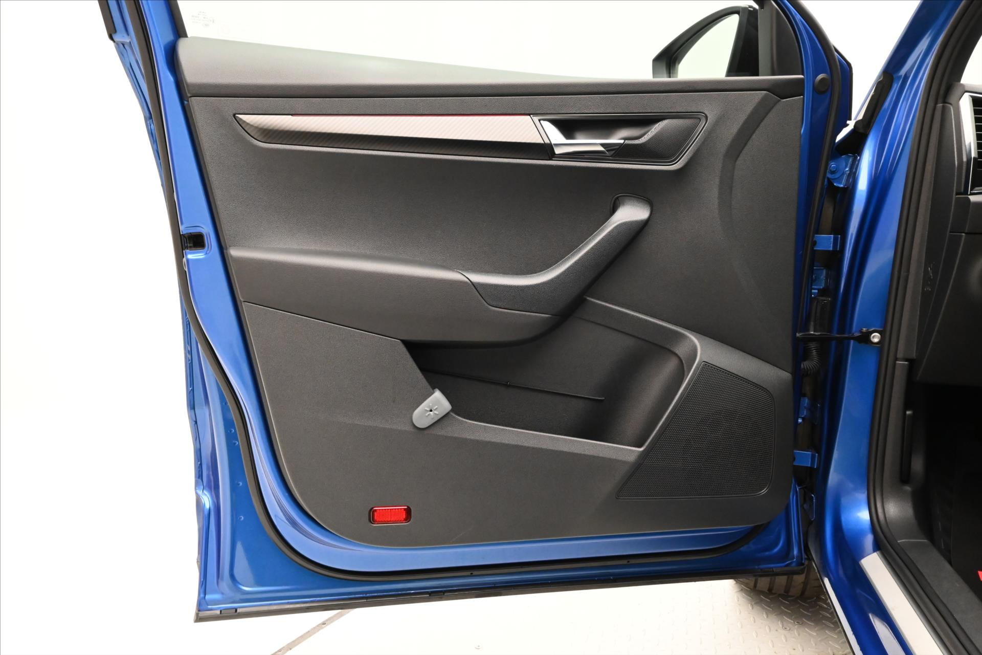 Hlavní fotografie vozu Škoda Karoq 1,5 TSi 110 kW SportLine ZÁRUKA AŽ 5 LET (24)