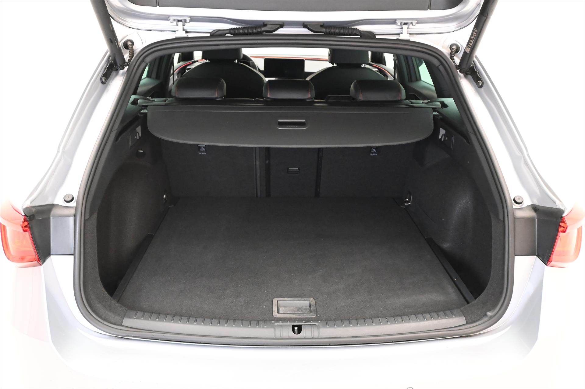 Hlavní fotografie vozu Seat Leon 2,0 FR TDI 110 kW DSG Business Záruka až 5 let (11)