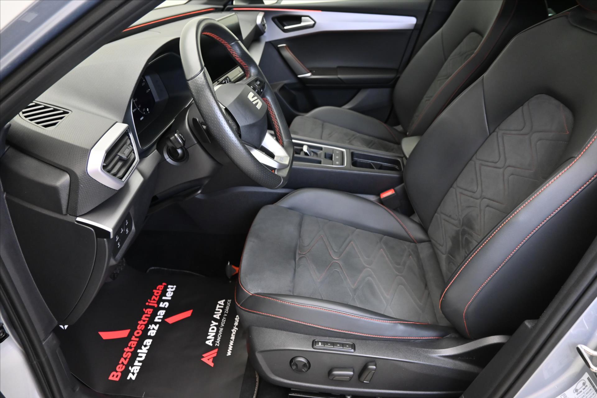 Hlavní fotografie vozu Seat Leon 2,0 FR TDI 110 kW DSG Business Záruka až 5 let (14)