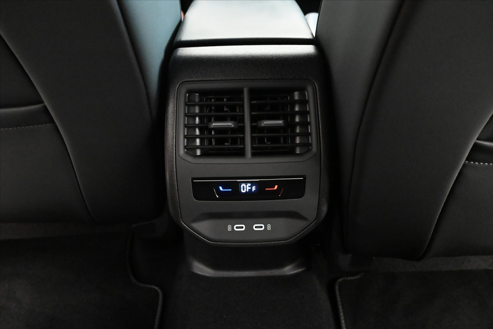 Hlavní fotografie vozu Seat Leon 2,0 FR TDI 110 kW DSG Business Záruka až 5 let (22)