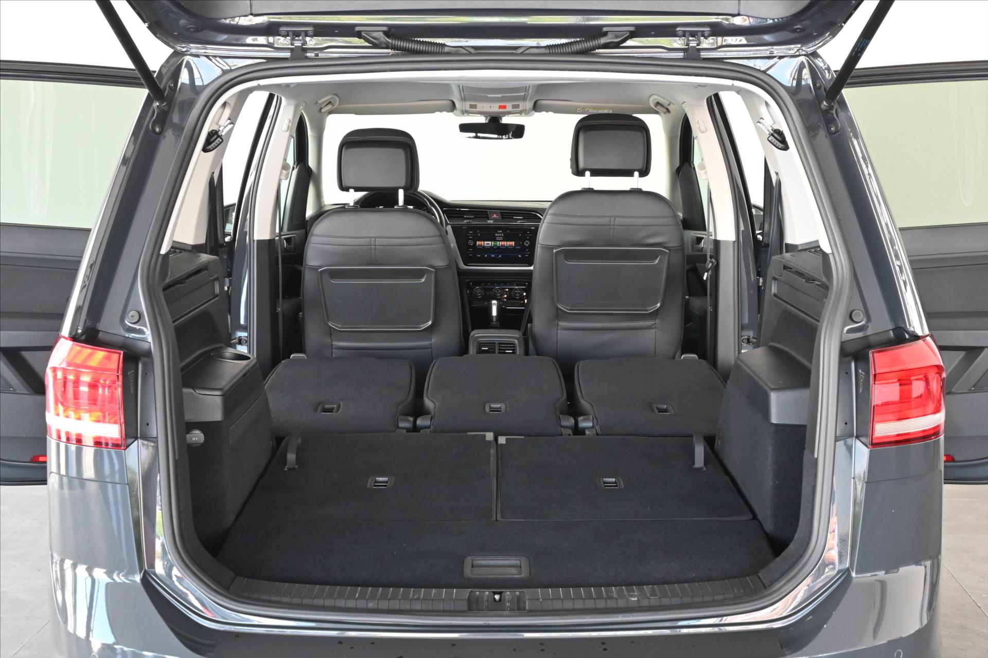 Hlavní fotografie vozu Volkswagen Touran 2,0 TDI 110 kW DSG 7/Míst Comfortline ZÁRUKA AŽ 5 LET (9)