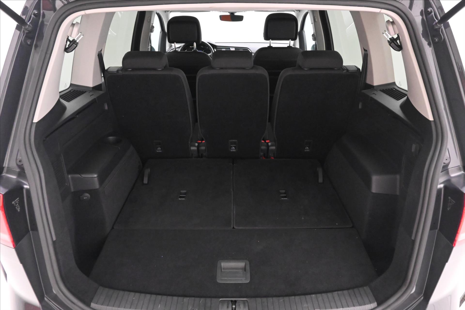 Hlavní fotografie vozu Volkswagen Touran 2,0 TDI 110 kW DSG 7/Míst Comfortline ZÁRUKA AŽ 5 LET (11)