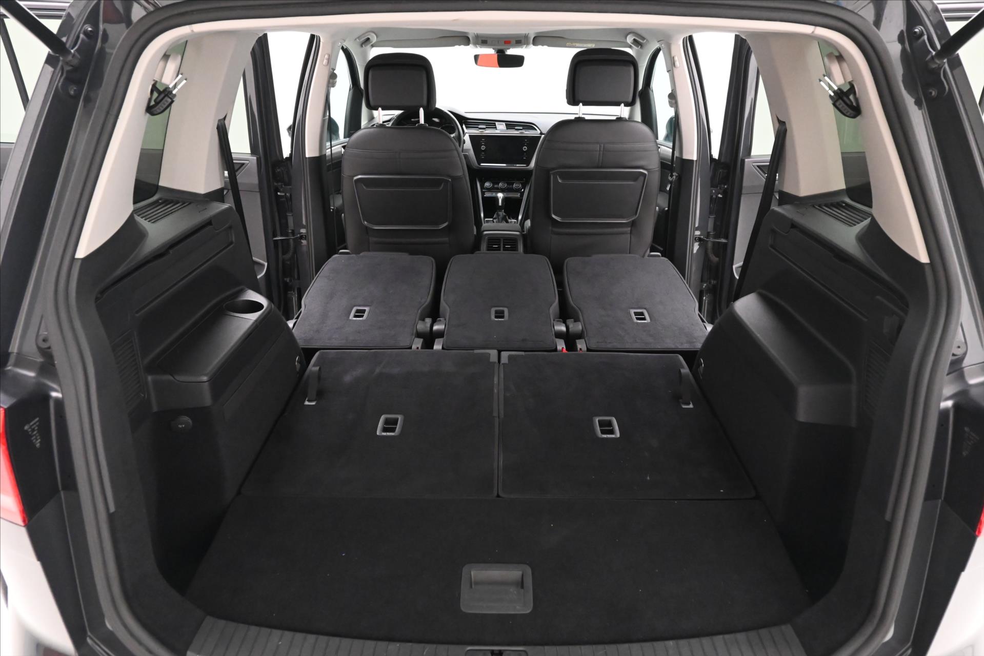 Hlavní fotografie vozu Volkswagen Touran 2,0 TDI 110 kW DSG 7/Míst Comfortline ZÁRUKA AŽ 5 LET (12)
