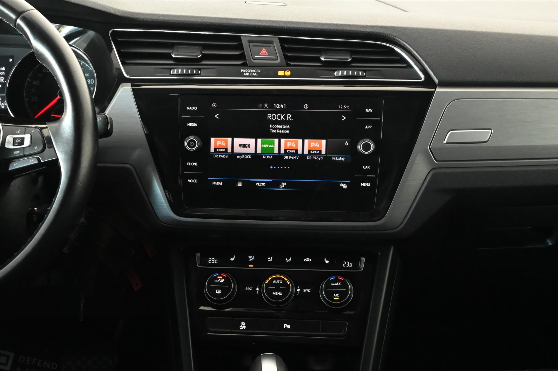 Hlavní fotografie vozu Volkswagen Touran 2,0 TDi 110 kW DSG 7/Míst Comfortline ZÁRUKA AŽ 5 LET (13)