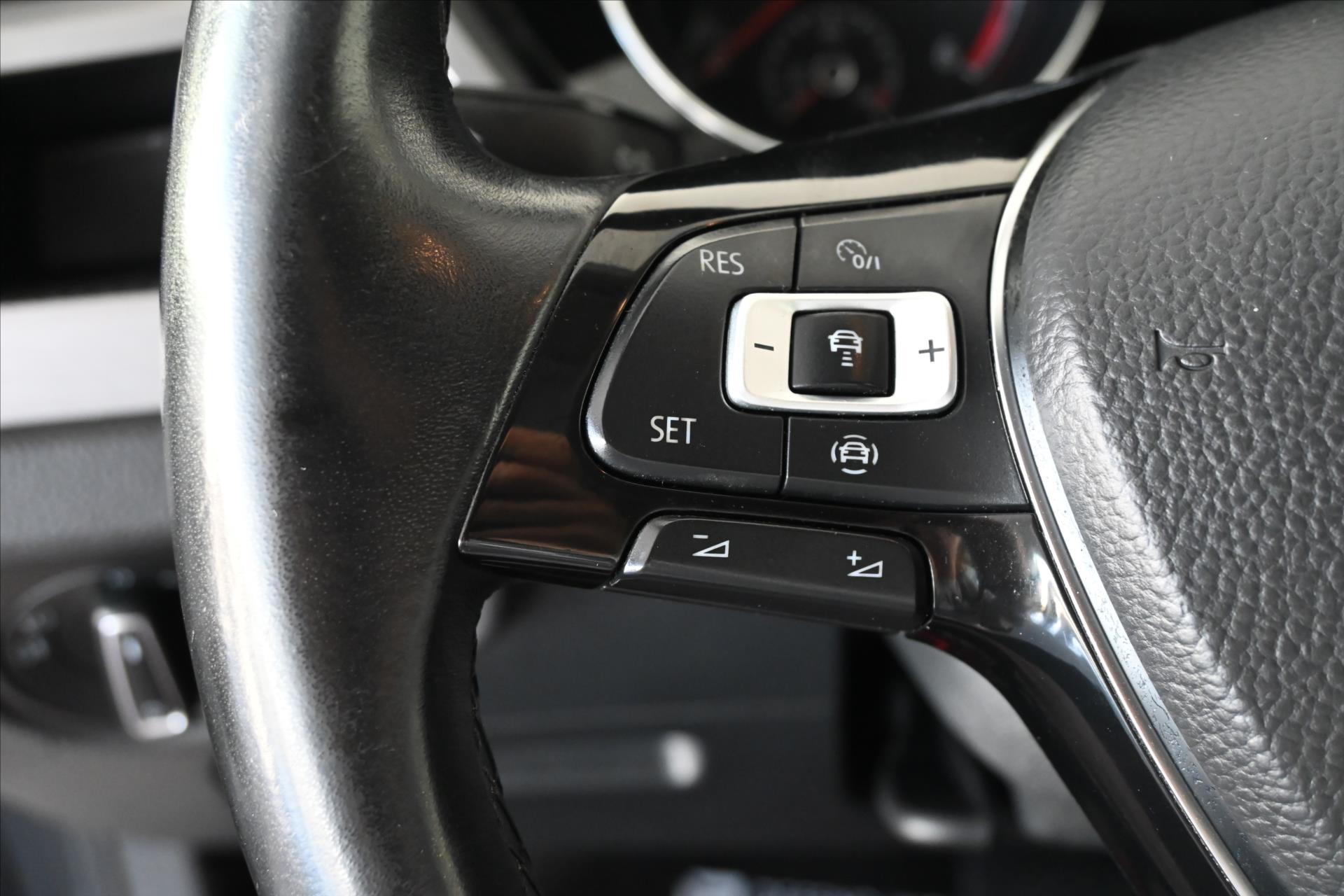 Hlavní fotografie vozu Volkswagen Touran 2,0 TDi 110 kW DSG 7/Míst Comfortline ZÁRUKA AŽ 5 LET (18)