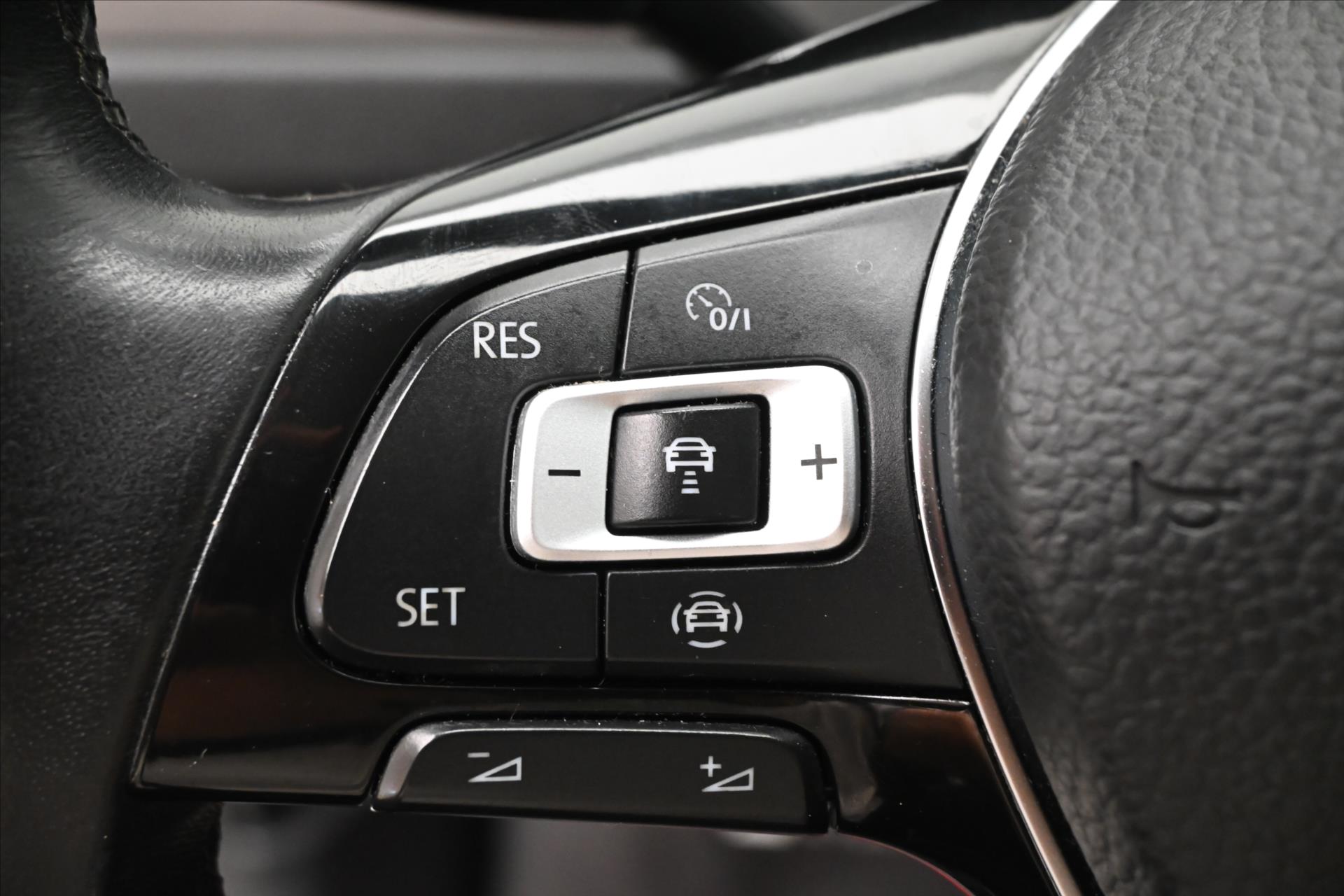 Hlavní fotografie vozu Volkswagen Touran 2,0 TDI 110 kW DSG 7/Míst Comfortline ZÁRUKA AŽ 5 LET (23)