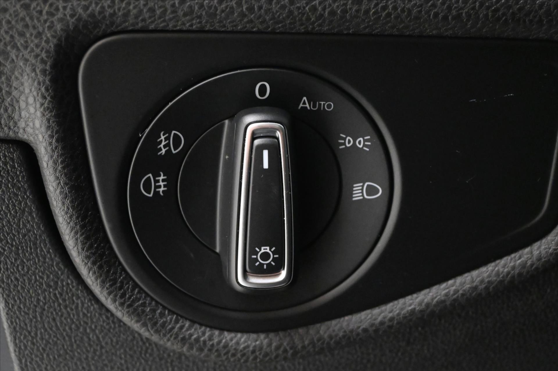 Hlavní fotografie vozu Volkswagen Touran 2,0 TDI 110 kW DSG 7/Míst Comfortline ZÁRUKA AŽ 5 LET (26)