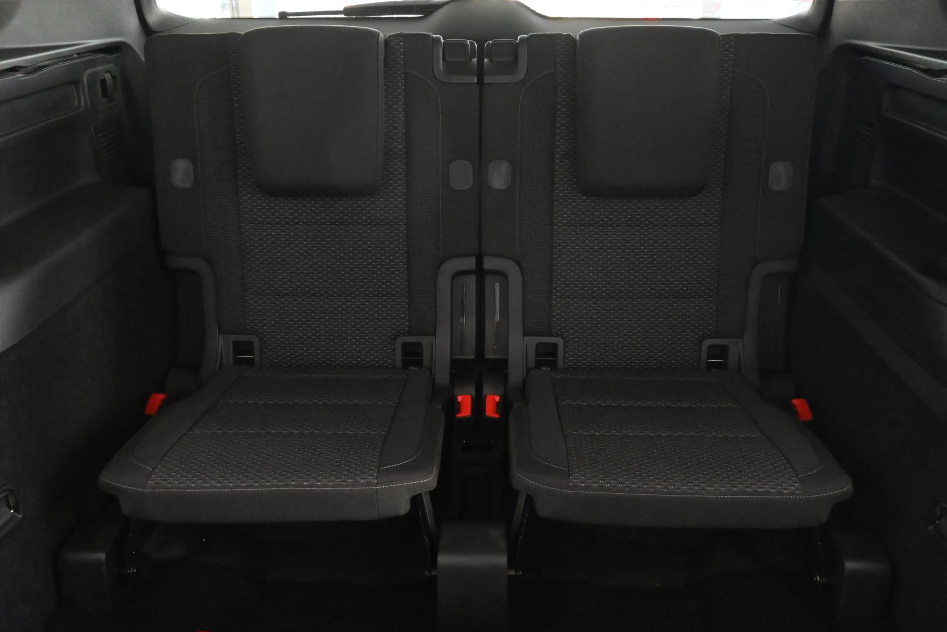 Hlavní fotografie vozu Volkswagen Touran 2,0 TDi 110 kW DSG 7/Míst Comfortline ZÁRUKA AŽ 5 LET (30)